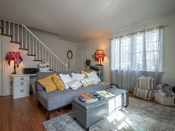 5th image of 118 University Dr #130