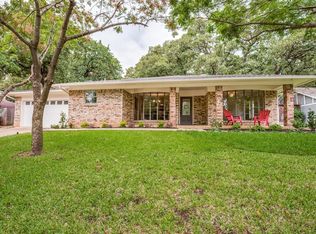2910 Harvest Hill Dr, Grapevine, TX 76051