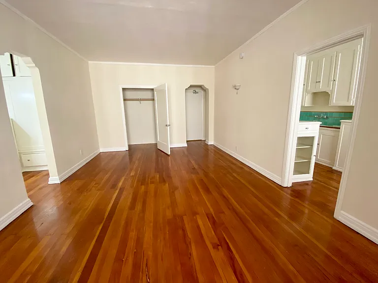 LA Rentals — Photo 10