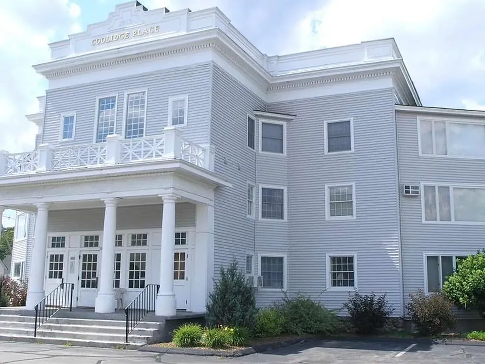 10 School St