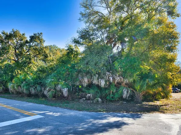 58 Avenue H, Apalachicola, FL 32320