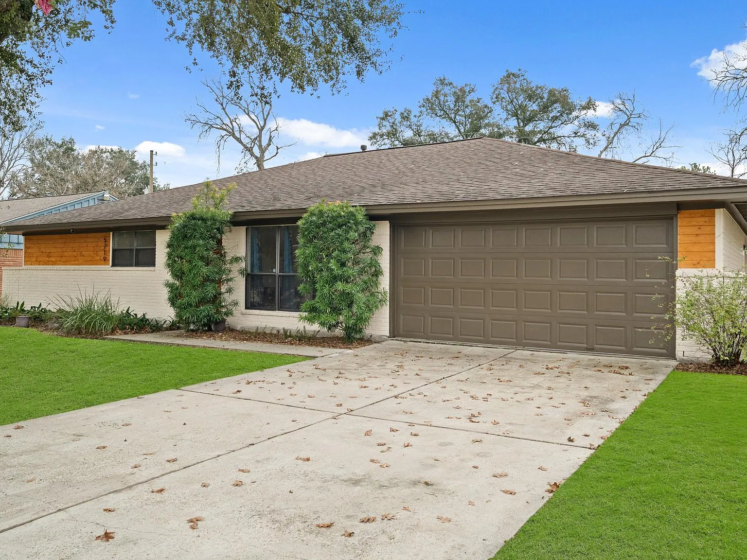 4 bed, 2.5 bath, 2080 sqft, $2,900 — Photo 3
