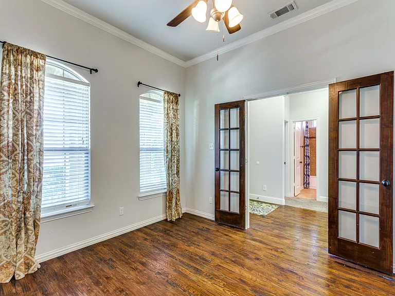 10961 Silver Horn Dr — Photo 2