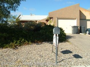 607 Stallion Rd SE, Rio Rancho, NM 87124