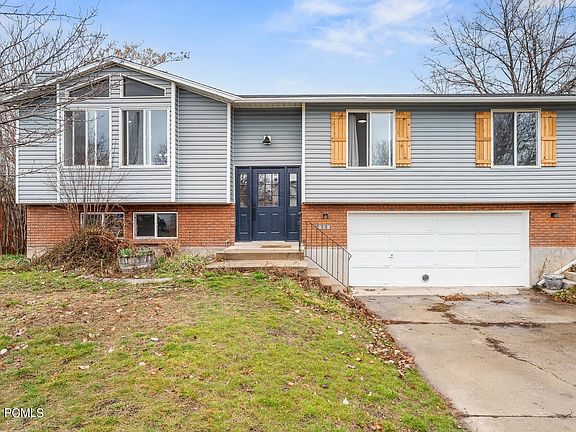 2nd image of 849 N Starcrest Dr