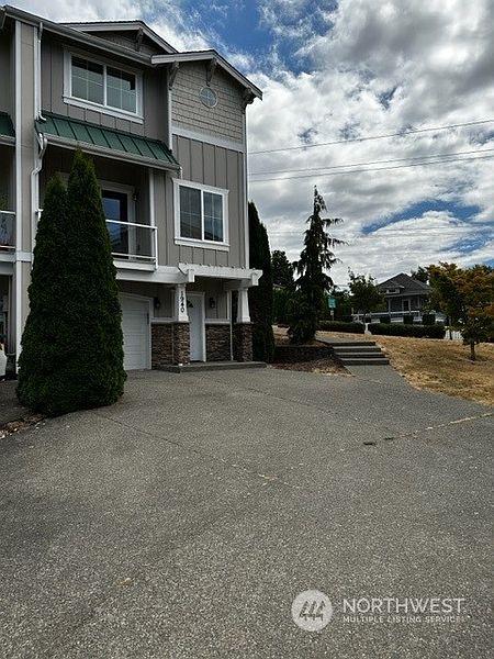 2nd image of 1940 S 240th Street