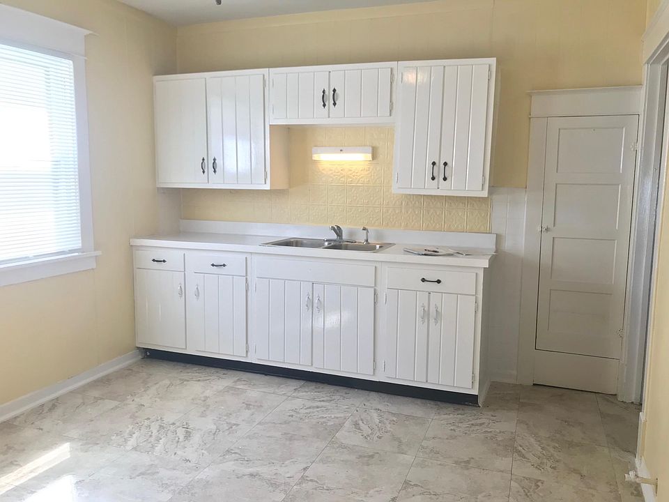 1st image of 127 Brunswick Blvd
