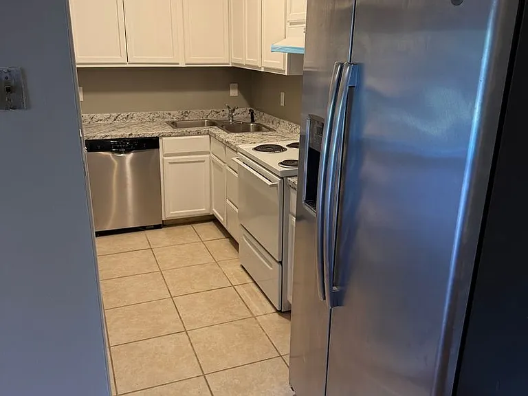 2827 N Ohenry Blvd #H — Photo 18