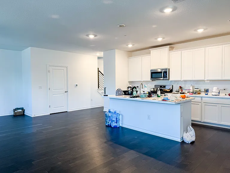 2904 Bronx Dr — Photo 10