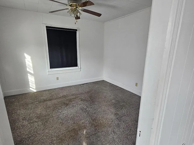 1044 John Ave — Photo 8