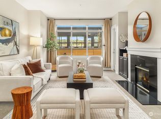 900 Aurora Ave N APT 303, Seattle, WA 98109