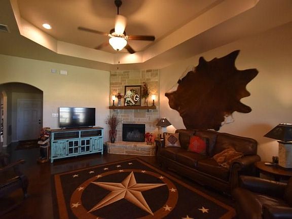 3rd image of 385 Summerfield Ln