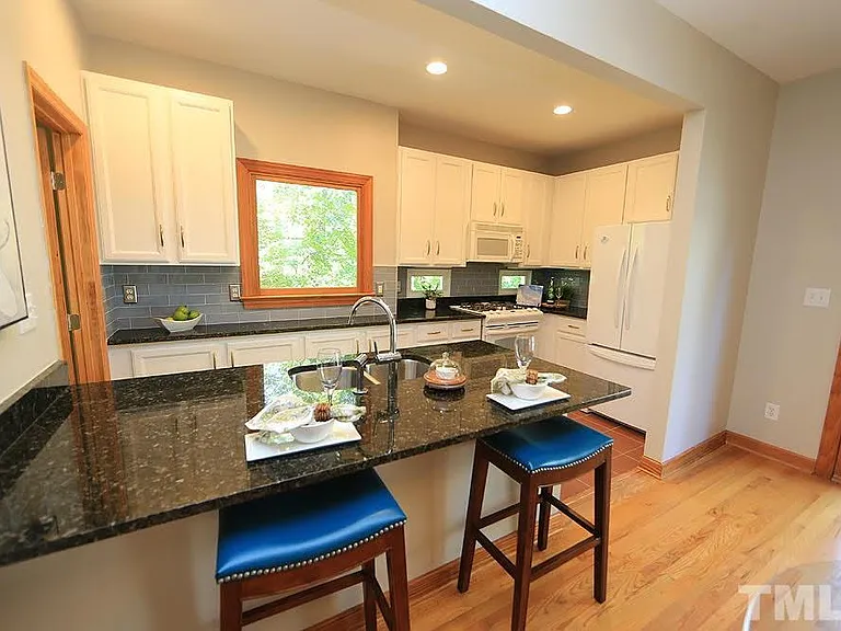 212 Columbia Pl W — Photo 6