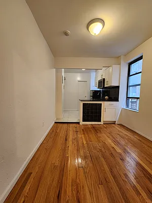 Rented by City Connections Realty | media 1