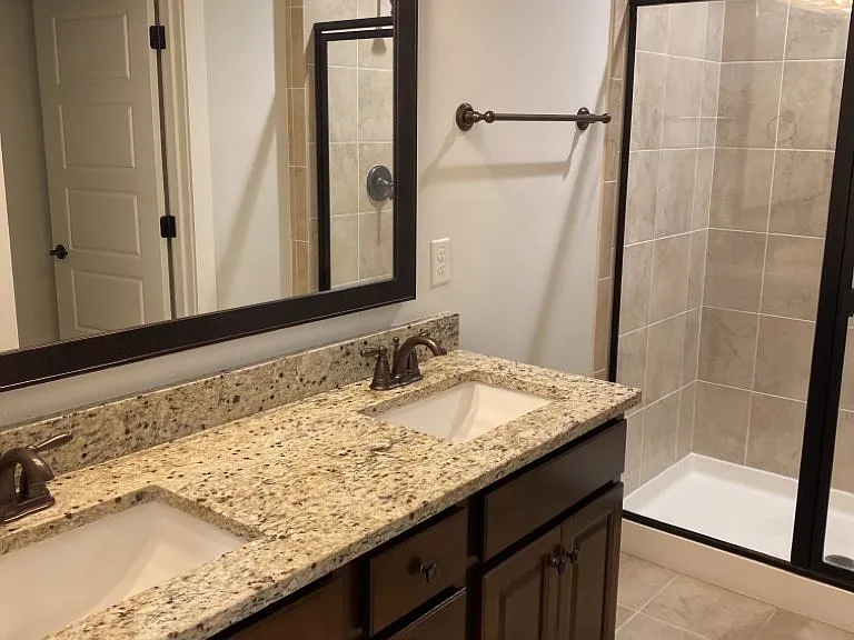 250 Oak Park St — Photo 16