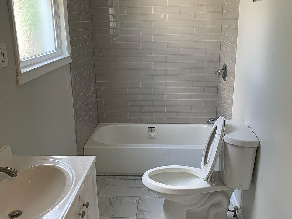 2nd image of 1113 Central Ave