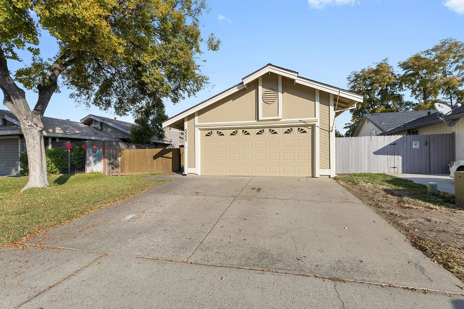 3353 Brownlea Cir photo 1
