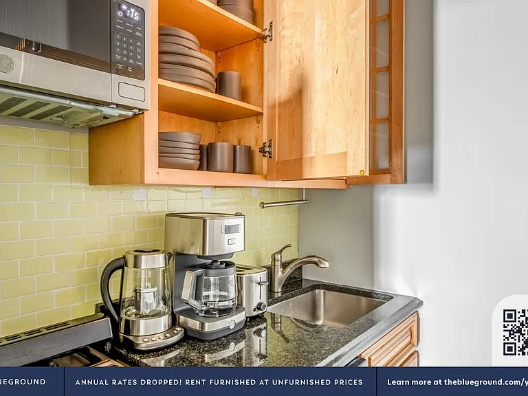 120 Christopher St #4 — Photo 8