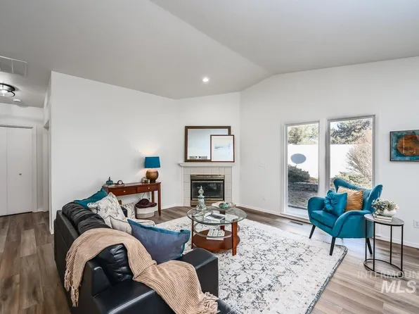 3005 S Crabapple Ln, Boise, ID 83706