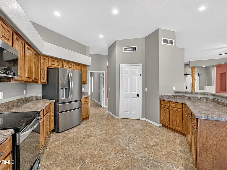 3002 E Sherry Ln — Photo 26