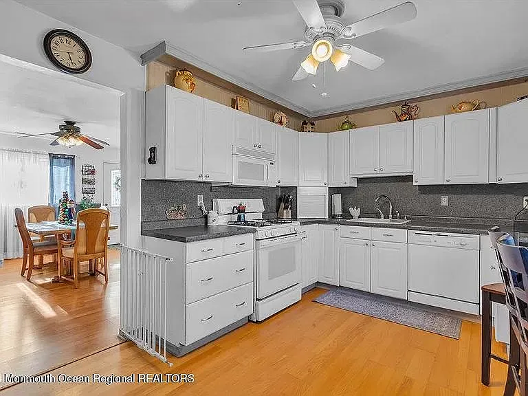 1725 3rd Ave — Photo 17