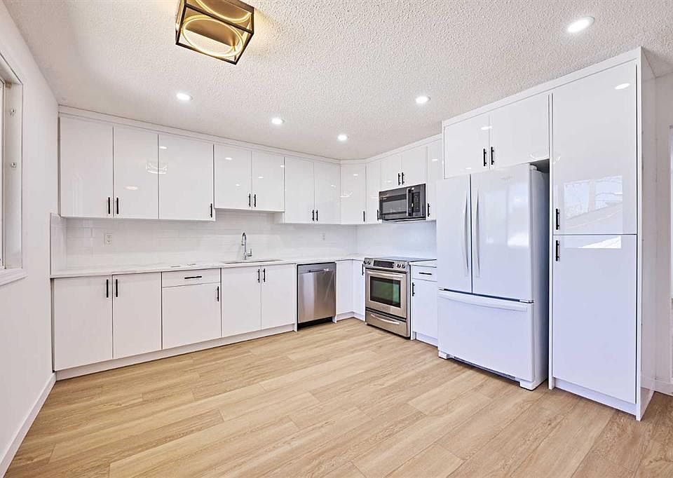 1st image of 3644 S Dover Ridge Dr SE