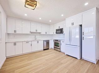 3644 S Dover Ridge Dr SE, Calgary, AB T2B 2B4