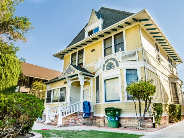 The Lyra Victorian Home on Menlo Avenue!