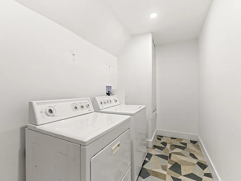8328 Barbaree Blvd — Photo 17