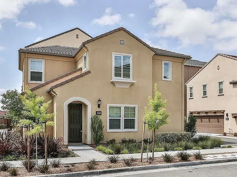 38881 Photinia Pl — Photo 1