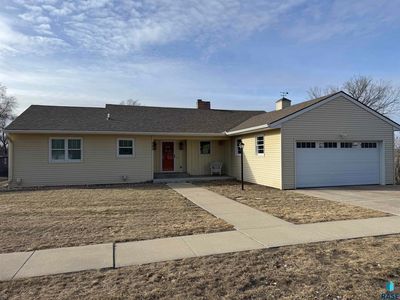 285 N Elm Ave, Parker, SD, 57053