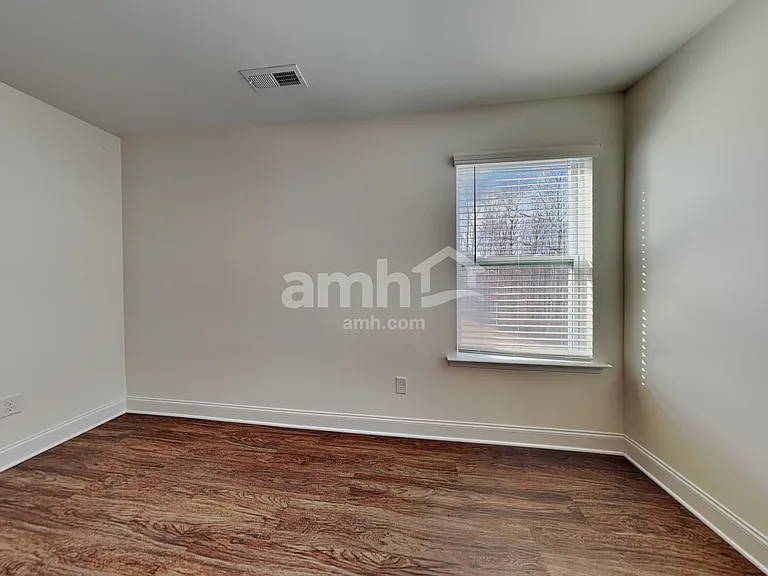 2141 Laurel Village Cir — Photo 23