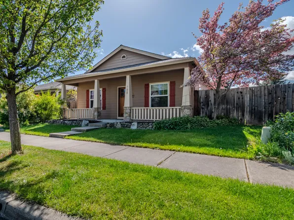 708 Isherwood Dr, Central Pt, OR 97502