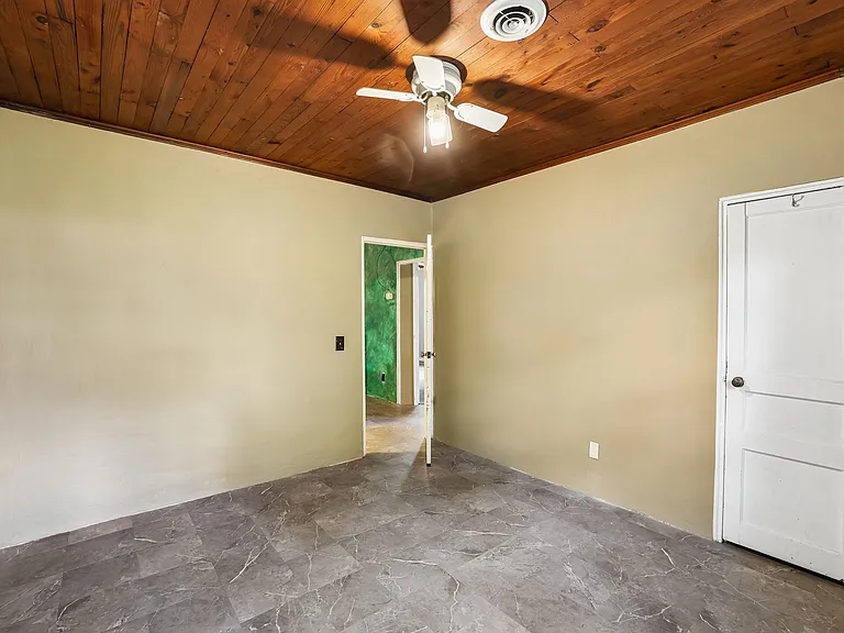 810 Velma Ln — Photo 28
