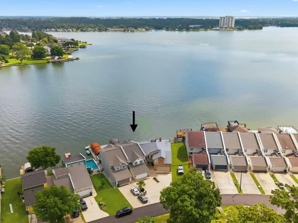 1208 Lakeview Dr, Montgomery, TX 77356