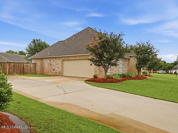 2nd image of 116 Bridge Walk Dr