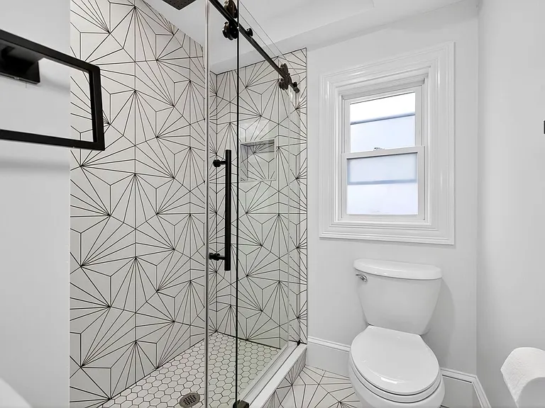 252 Main St #2 — Photo 5