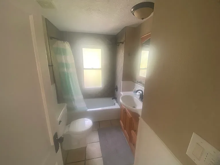 1668 N Longview St — Photo 6