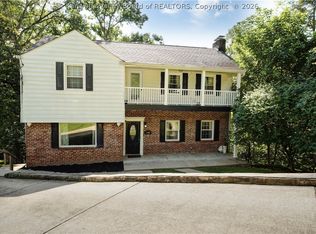 1902 Massey Cir, South Charleston, WV 25303