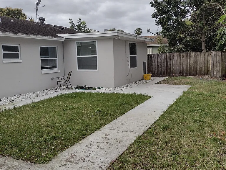 22682 SW 65th Cir — Photo 12
