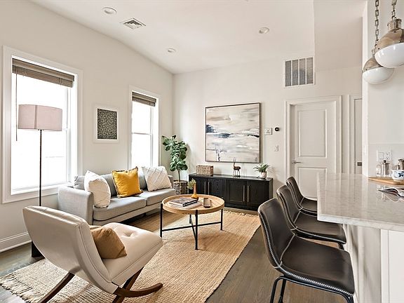 4th image of 18 Chelsea St Unit 3