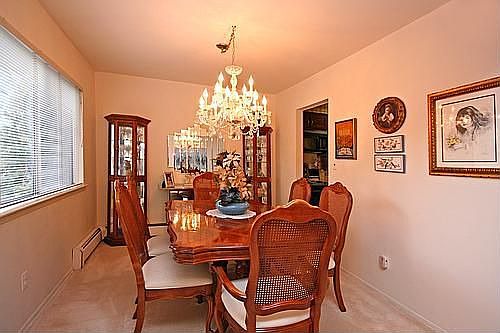 3rd image of 25 Phyllis Dr
