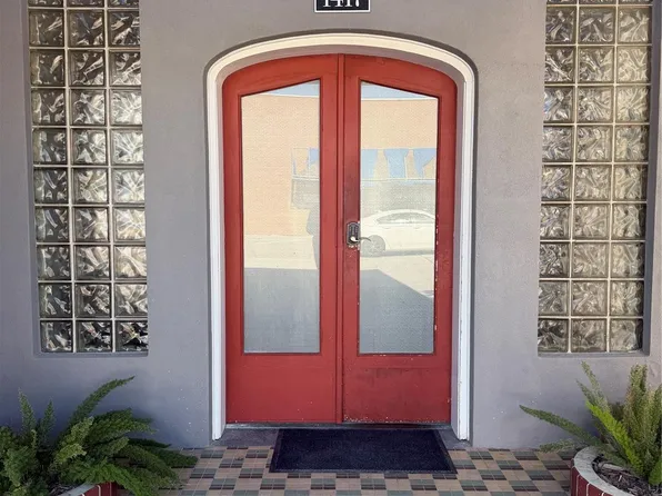 1417 Tremont St #10, Galveston, TX 77550