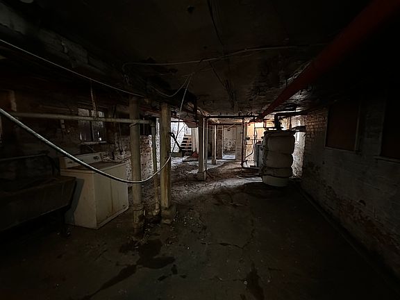 4th image of 517 W Englewood Ave
