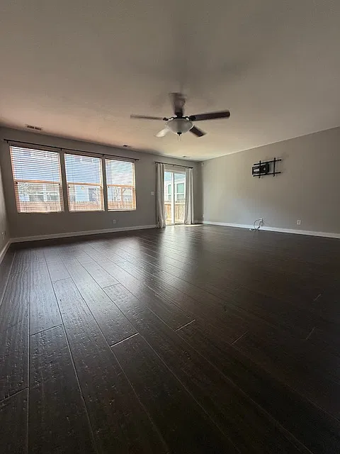 3 bed, 1400 sqft, $2,530 — Photo 4