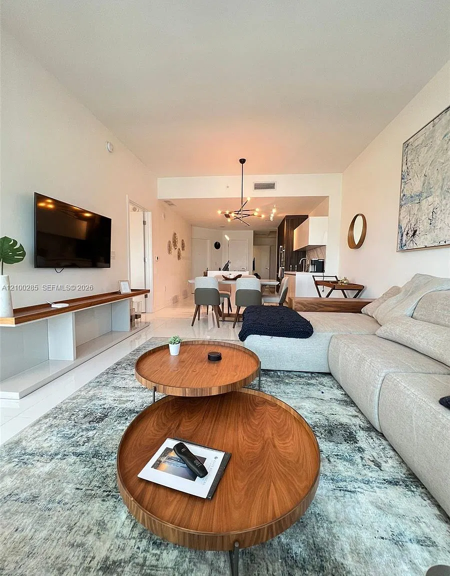 Paramount Miami Worldcent — Photo 3