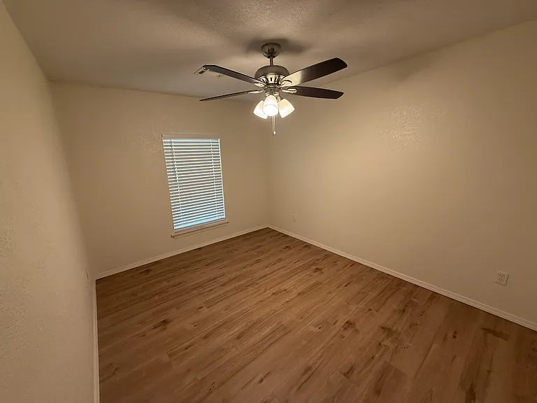 1002 S Highland St — Photo 6