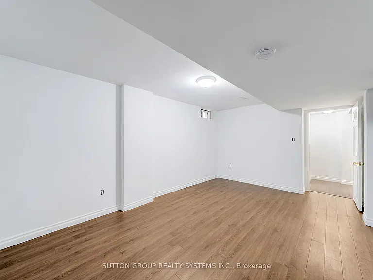 56 Ballard Cres #LOWER — Photo 14