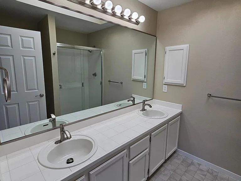 519 Cypress Ave — Photo 13