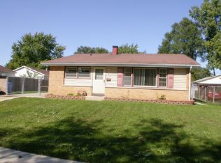 104 Siesta Rd, Carpentersville, IL 60110